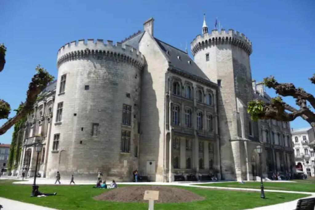 L'Industrial - 500M Musee Bd Angouleme Bagian luar foto